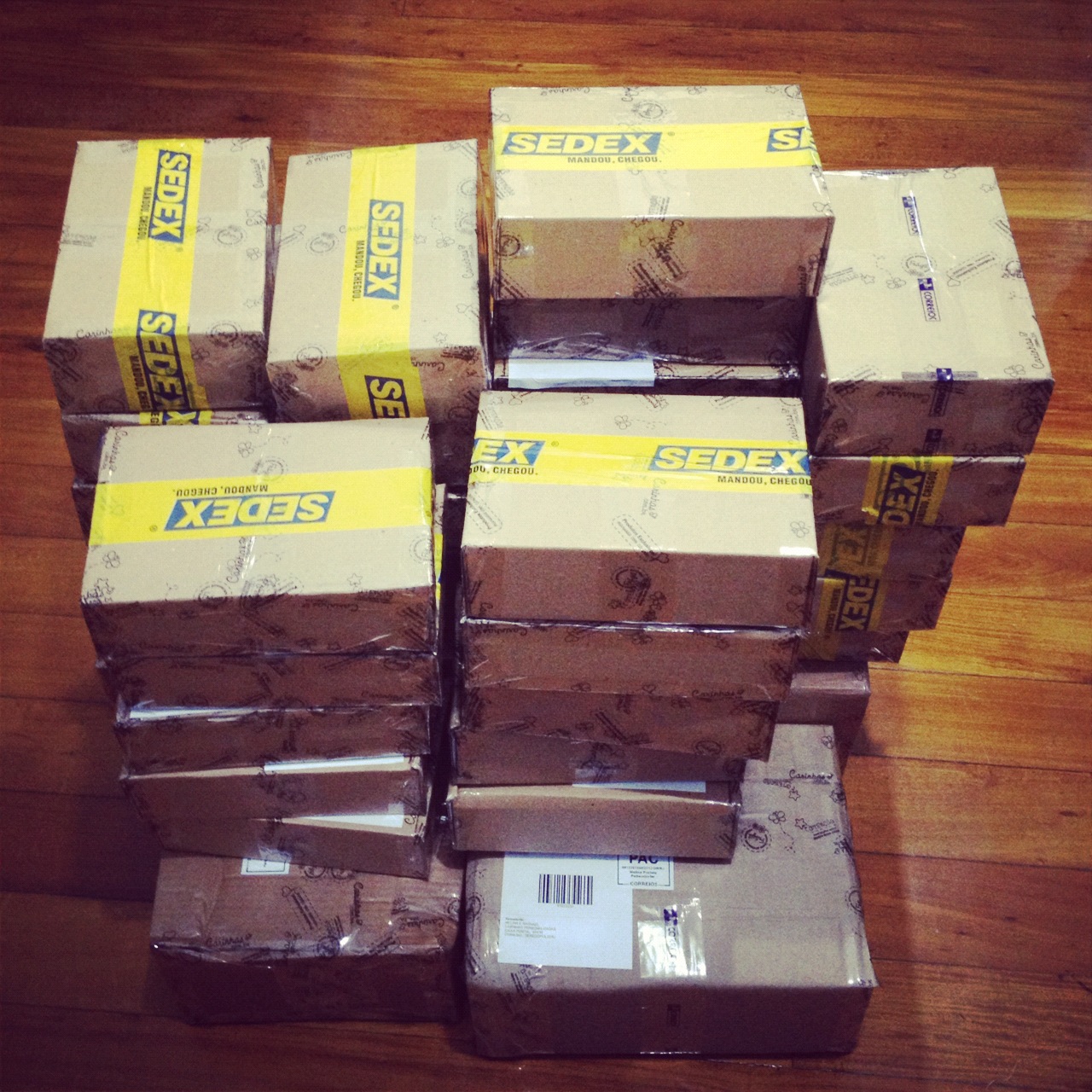 foto_caixas_carinhas