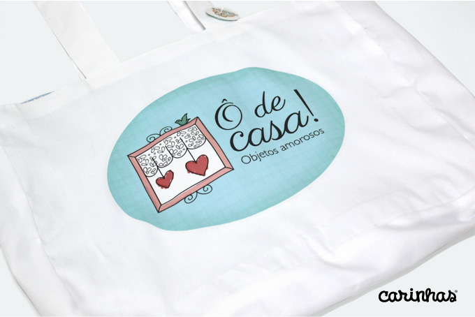 Bolsa grande com marca Ô de Casa! aplicada